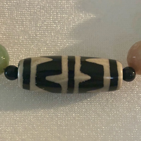 Gemstone Cracked Agate Colorful beads. Agate Focal bead. 24 1/2. - Picture 5 of 6